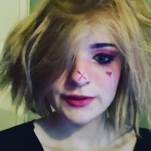 Meet your Posher, Mae